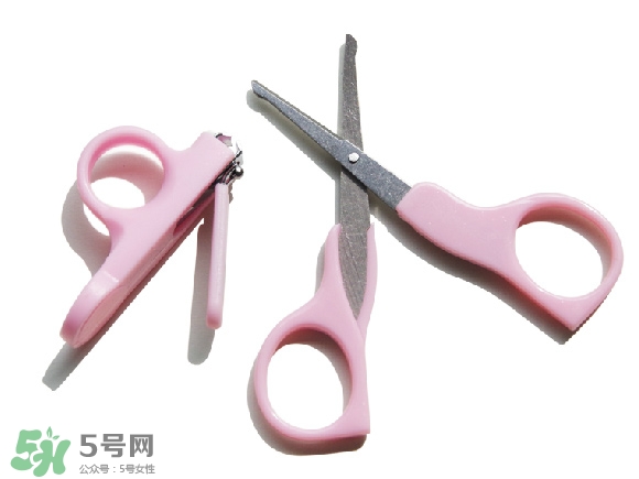 未滿月的寶寶可以剪指甲嗎？寶寶多久剪一次指甲？