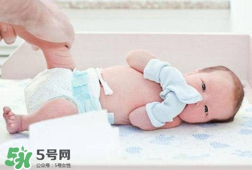 用尿布好還是尿不濕好？用尿布好還是紙尿褲好？