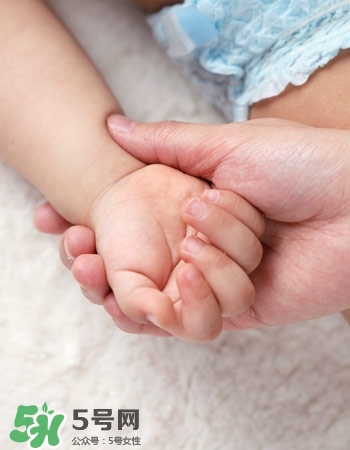 寶寶剪指甲剪到肉怎么辦？寶寶剪指甲流血了怎么辦？