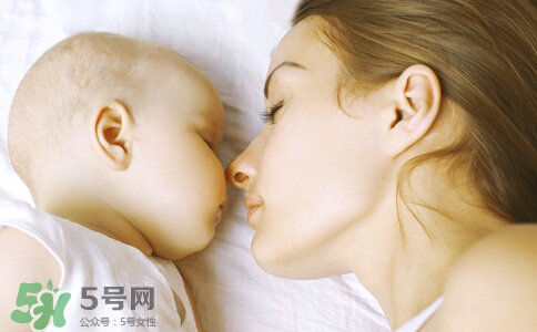 母乳到什么時候就沒營養(yǎng)了？母乳什么時候斷最好？