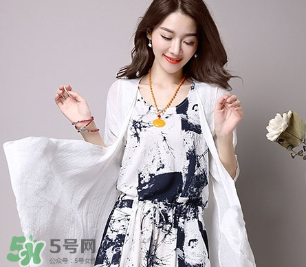 秋天應(yīng)該穿什么衣服_秋天適合穿什么衣服 秋天應(yīng)該穿什么衣服_秋天適合穿什么衣服