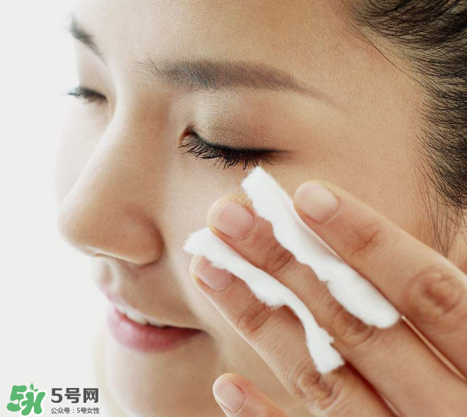 美白水可以去痘印嗎？人們對化妝水有哪些誤區(qū)？