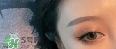 stila液體眼影怎么用？stila液體眼影使用方法