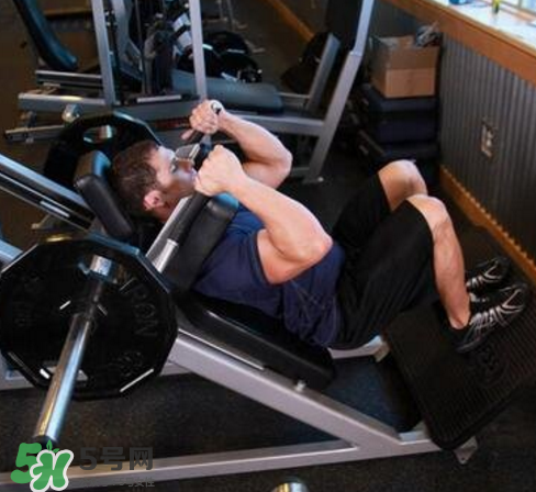 哈克深蹲怎么做？哈克深蹲能代替深蹲嗎？