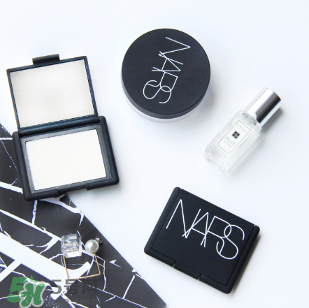 NARS高光蜜粉餅怎么樣？NARS高光蜜粉餅好用嗎？