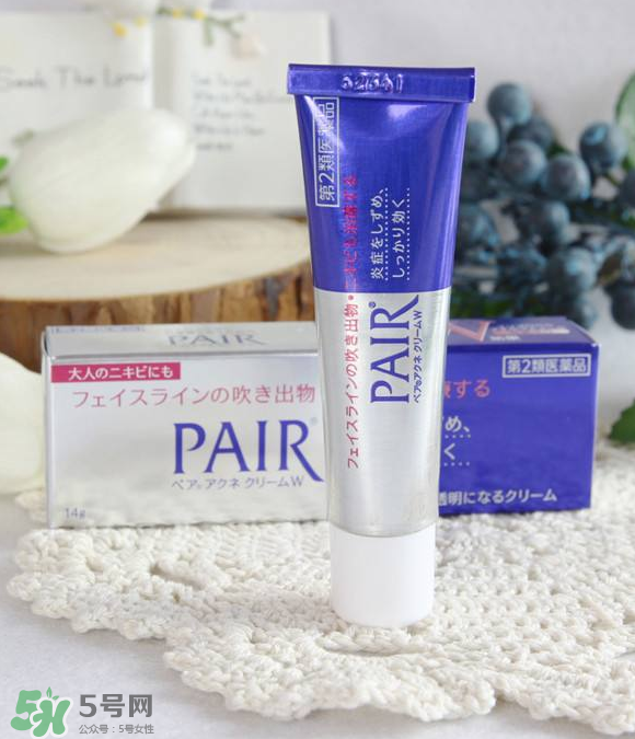 獅王祛痘膏和樂敦cc哪個好？獅王祛痘膏和樂敦cc可以一起用嗎？