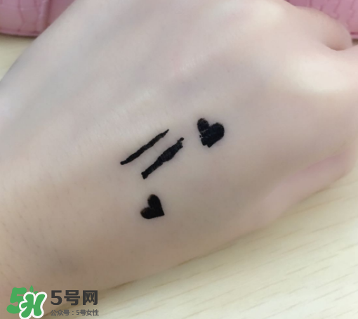 美寶蓮眼線液筆怎么樣？美寶蓮眼線液筆暈染嗎？