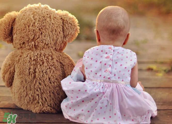 秋季寶寶怎么穿衣服？秋季寶寶穿什么？