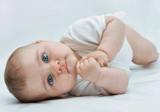 寶寶睡覺搖頭怎么回事？寶寶睡覺搖頭是缺鈣嗎？