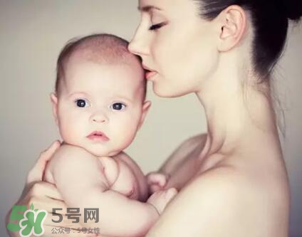 母乳到什么時候就沒營養(yǎng)了？母乳什么時候斷最好？