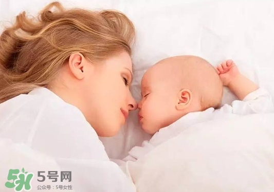 怎么哄寶寶入睡？哄寶寶睡覺的方法