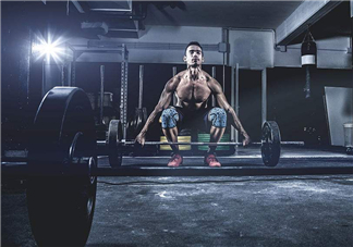 硬拉能練腹肌嗎？硬拉可以練腹肌嗎？