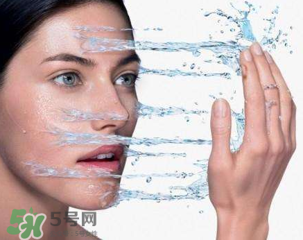 化妝水你選對了嗎？8款熱門明星化妝水測評