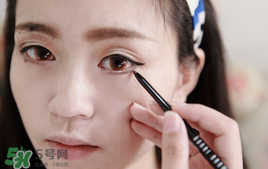 芭比波朗流云隨心眼妝筆色號(hào) 芭比波朗眼妝筆試色 芭比波朗流云隨心眼妝筆色號(hào) 芭比波朗眼妝筆試色