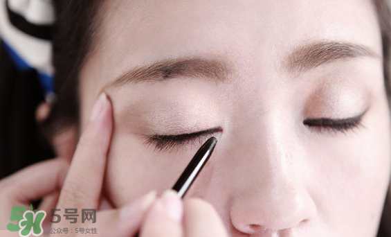 芭比波朗流云隨心眼妝筆色號(hào) 芭比波朗眼妝筆試色 芭比波朗流云隨心眼妝筆色號(hào) 芭比波朗眼妝筆試色