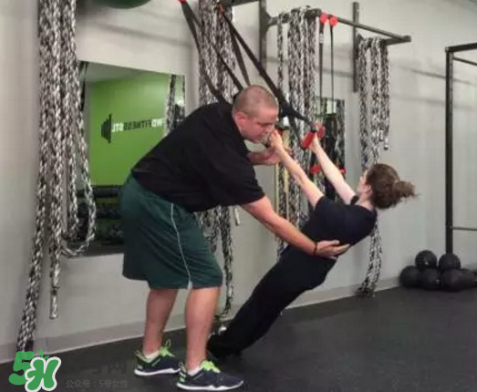 trx劃船一組做多少個？trx劃船每天做幾組？