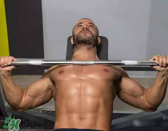 臥推怎么呼吸？臥推這樣呼吸就對了