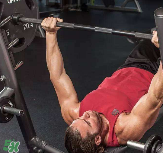 臥推怎么呼吸？臥推這樣呼吸就對了