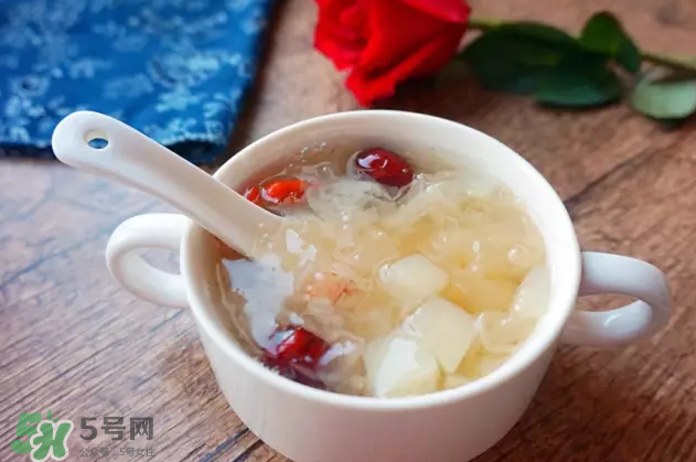 秋季養(yǎng)生食譜有哪些？秋季健康靠這些