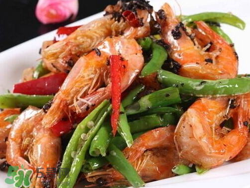 青蝦的營(yíng)養(yǎng)價(jià)值 青蝦的功效與作用 青蝦的營(yíng)養(yǎng)價(jià)值 青蝦的功效與作用