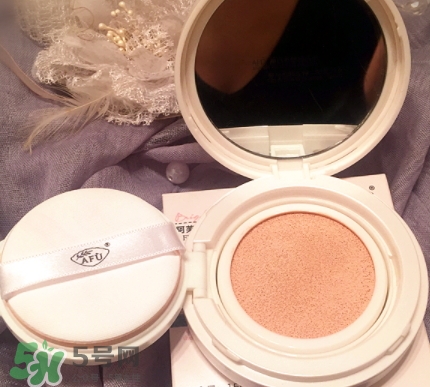 阿芙精油氣墊色號試色 阿芙精油氣墊色號試色