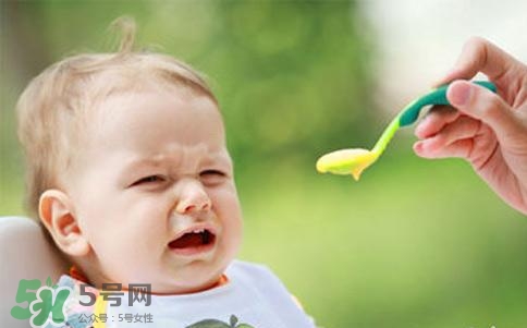 寶寶不吃輔食怎么辦？5個小妙招讓寶寶乖乖吃輔食