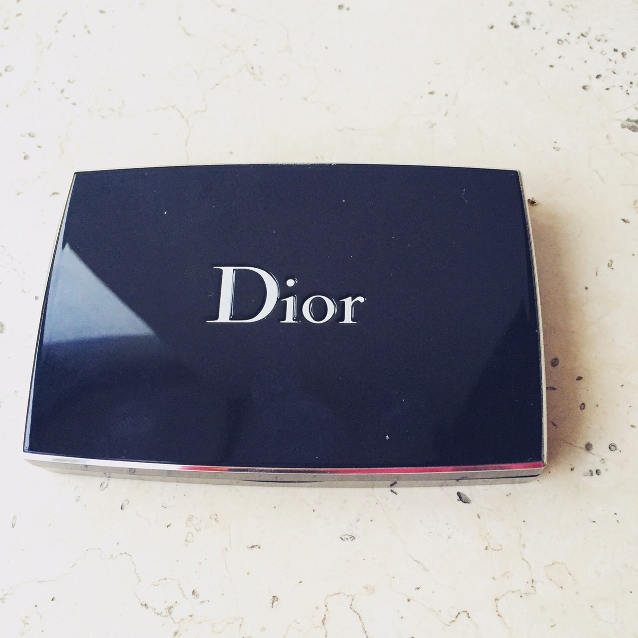 迪奧凝脂恒久粉餅色號(hào)選擇 迪奧凝脂恒久粉餅好嗎 迪奧凝脂恒久粉餅色號(hào)選擇 迪奧凝脂恒久粉餅好嗎