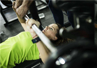 臥推怎么呼吸？臥推這樣呼吸就對了