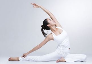 產(chǎn)后做什么運動好？產(chǎn)后做瑜伽好處多