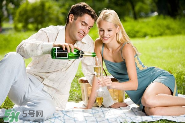 剖腹產(chǎn)后同房為什么會痛出血怎么辦？