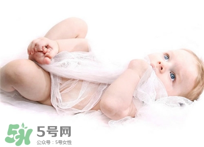 生孩子臍帶怎么剪？臍帶晚剪有什么影響？