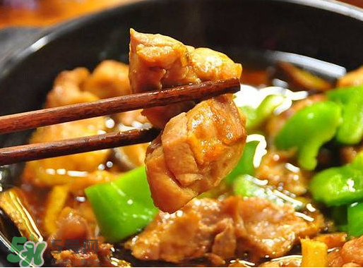 美國黃燜雞米飯為什么那么貴？美國黃燜雞米飯多少錢一份？