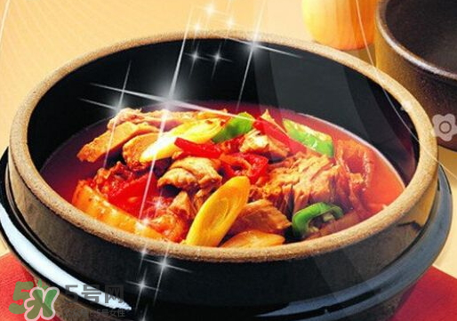 美國黃燜雞米飯為什么那么貴？美國黃燜雞米飯多少錢一份？