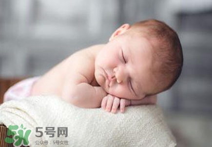 寶寶什么時候會笑？逗寶寶笑的小妙招