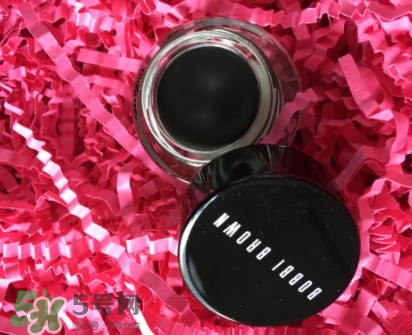 眼線膏和眼線液筆哪個好用？眼線膏和眼線液新人這樣選擇