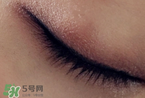 眼線膏和眼線液筆哪個好用？眼線膏和眼線液新人這樣選擇