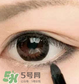 眼線膏和眼線液筆哪個好用？眼線膏和眼線液新人這樣選擇