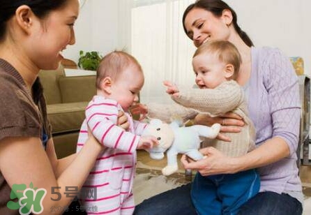 寶寶說話早晚和智力有關(guān)系嗎？寶寶說話晚怎么辦？