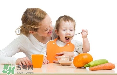 寶寶發(fā)燒出汗后可以洗澡嗎？寶寶發(fā)燒出汗好嗎？