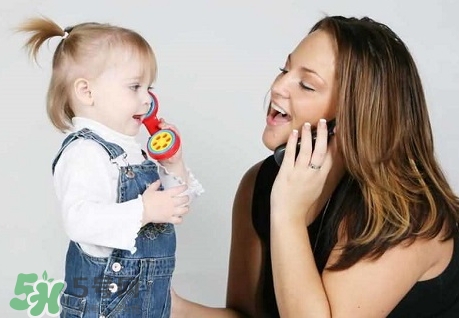 寶寶什么時(shí)候?qū)W會(huì)說話？怎么教寶寶說話？