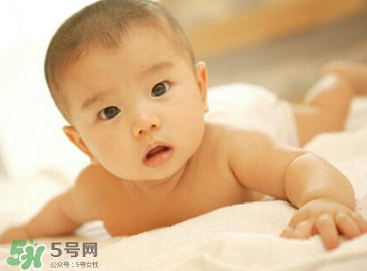 寶寶發(fā)燒抽搐正常嗎？寶寶發(fā)燒抽搐怎么辦？