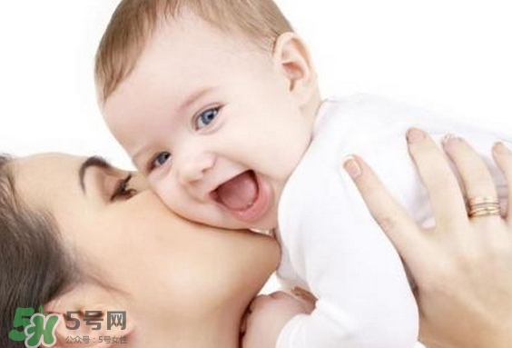 寶寶的長(zhǎng)相由什么決定-遺傳誰(shuí)的 寶寶的長(zhǎng)相由什么決定-遺傳誰(shuí)的