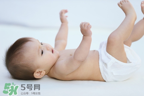 生孩子臍帶怎么剪？臍帶晚剪有什么影響？