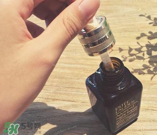 雅詩(shī)蘭黛小棕瓶精華怎么用_使用方法
