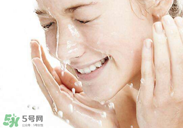 正確敷面膜的時間是多少？敷面膜小知識