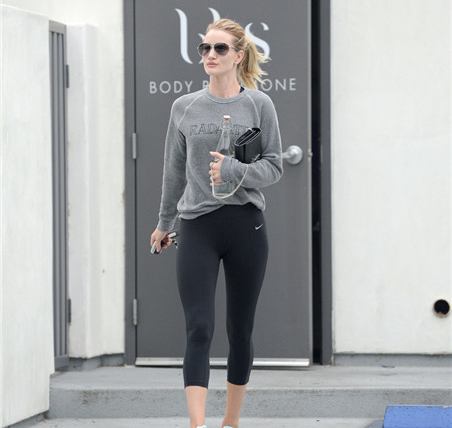 ysl流蘇包真假鑒別對(duì)比圖片 ysl流蘇包真假鑒別對(duì)比圖片