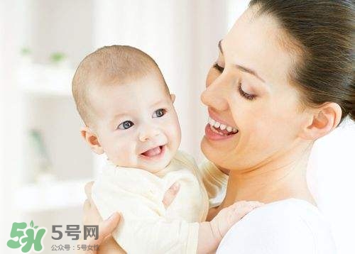 生孩子時(shí)吃什么易助產(chǎn)？生孩子時(shí)吃巧克力