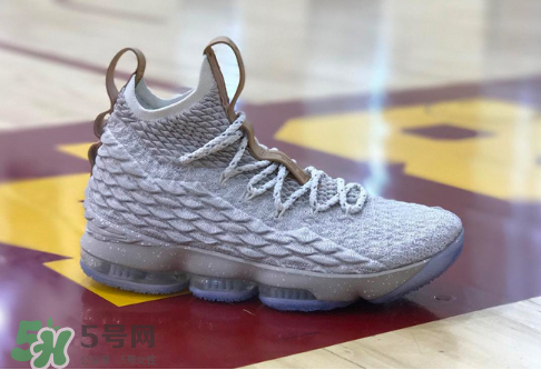 nike lebron 15 ghost什么時(shí)候發(fā)售_多少錢？