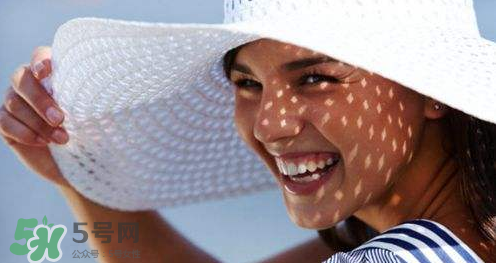 擦了防曬悶痘怎么辦？眼部需要特別防曬嗎？