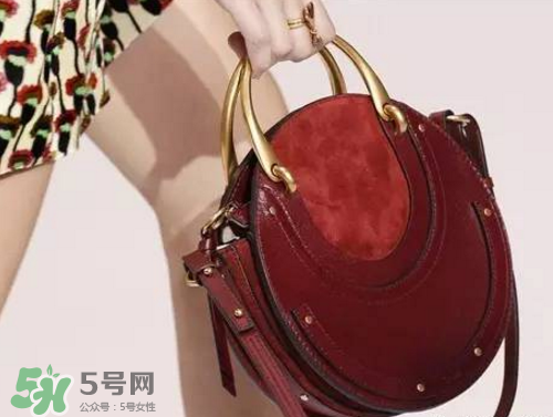 chloe pixie多少錢？蔻依17秋冬新款圓形包包專柜價格